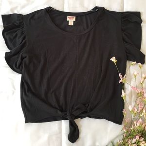 Tie front tee size small